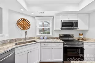 9227 N Vicksburg Park Ct, Charlotte, NC 28210 - Photo 13