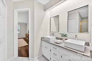 9227 N Vicksburg Park Ct, Charlotte, NC 28210 - Photo 7