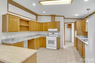 21 Crosswinds Dr, Leicester, NC 28748 - Photo 9