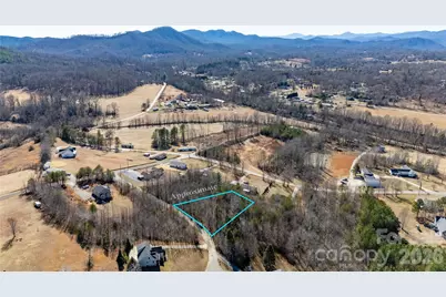 000 Eagles Nest Drive #8, Marion, NC 28752 - Photo 3