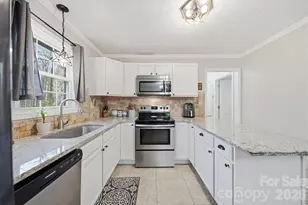 1437 Oak Hill Dr, Morganton, NC 28655 - Photo 11