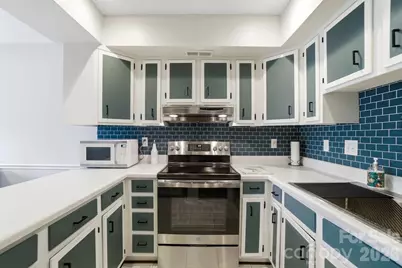 8407 Cricket Lake Drive, Charlotte, NC 28277 - Photo 15