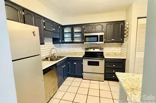 10935 Hunter Trail Ln, Charlotte, NC 28226 - Photo 3