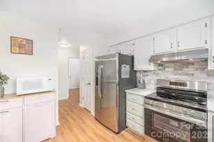 239 Stonebrook Dr, Hendersonville, NC 28791 - Photo 15