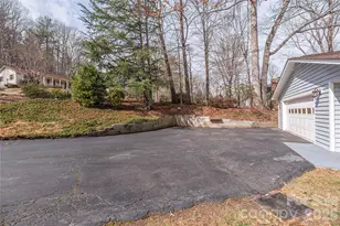 239 Stonebrook Dr, Hendersonville, NC 28791 - Photo 27