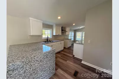 5670 Quailwood Drive, Hickory, NC 28601 - Photo 13