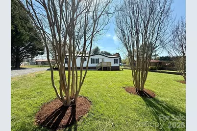 5670 Quailwood Drive, Hickory, NC 28601 - Photo 1