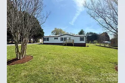 5670 Quailwood Drive, Hickory, NC 28601 - Photo 3