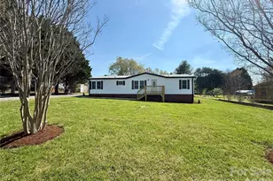 5670 Quailwood Dr, Hickory, NC 28601 - Photo 3