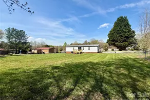 5670 Quailwood Dr, Hickory, NC 28601 - Photo 5