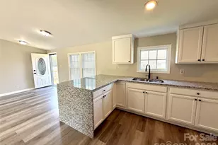 5670 Quailwood Dr, Hickory, NC 28601 - Photo 11