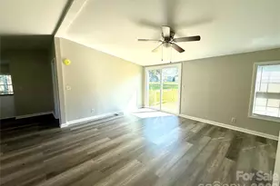 5670 Quailwood Dr, Hickory, NC 28601 - Photo 7