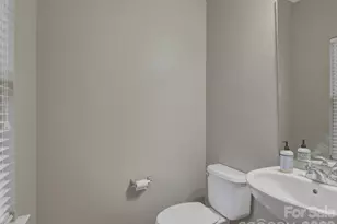 418 Doughton Ln, Charlotte, NC 28217 - Photo 13