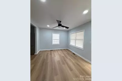 227 32nd Street Place SW, Hickory, NC 28602 - Photo 3