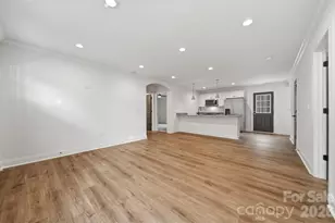 5109 Hanging Rock Ct, Hickory, NC 28601 - Photo 5