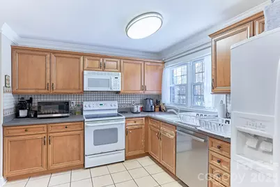 915 Onslow Drive, Greensboro, NC 27408 - Photo 13