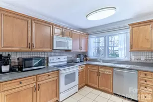 915 Onslow Dr, Greensboro, NC 27408 - Photo 15