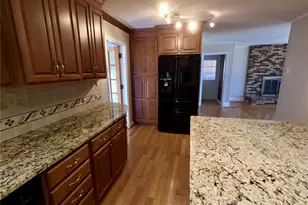 318 McCall Dr, Bessemer City, NC 28016 - Photo 7