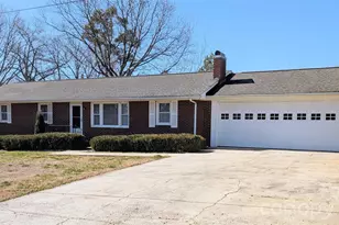 318 McCall Dr, Bessemer City, NC 28016 - Photo 1