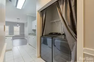 9233 Meadow Vista Rd, Charlotte, NC 28213 - Photo 11