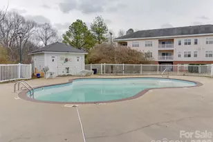 9233 Meadow Vista Rd, Charlotte, NC 28213 - Photo 3