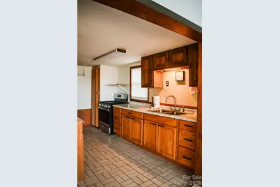 4928 Northcrest Street, Claremont, NC 28610 - Photo 9