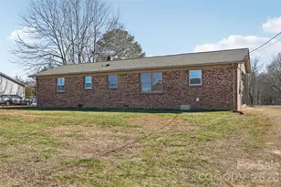 127 Mullinax Dr, Grover, NC 28073 - Photo 5