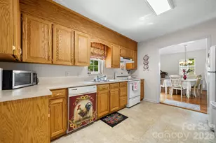 625 Milton Ave SW, Valdese, NC 28690 - Photo 11