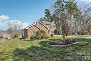 9484 Riviera Dr, Sherrills Ford, NC 28673 - Photo 3