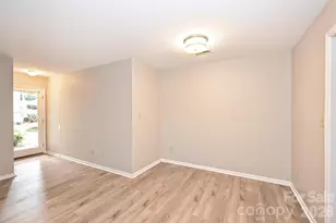 1031 Churchill Downs Ct, Charlotte, NC 28211 - Photo 7