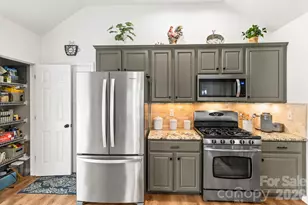 7695 Sedgebrook Dr E, Lowesville, NC 28164 - Photo 17