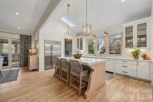 1300 Hazelhurst Ave, Charlotte, NC 28211 - Photo 5