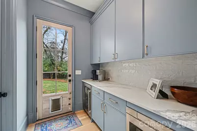 1300 Hazelhurst Avenue, Charlotte, NC 28211 - Photo 9