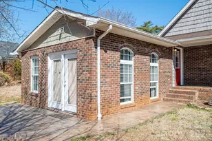 2617 Surrey Dr, Lincolnton, NC 28092 - Photo 3