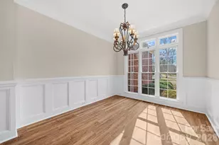 5834 Lake Wylie Rd, Lake Wylie, SC 29710 - Photo 9