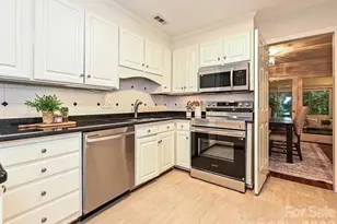 7417 Red Oak Ln, Charlotte, NC 28226 - Photo 17