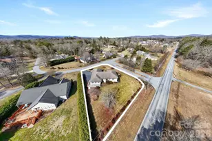 390 Classic Oaks Cir, Hendersonville, NC 28792 - Photo 37