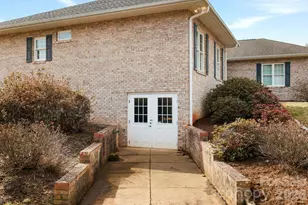 390 Classic Oaks Cir, Hendersonville, NC 28792 - Photo 41