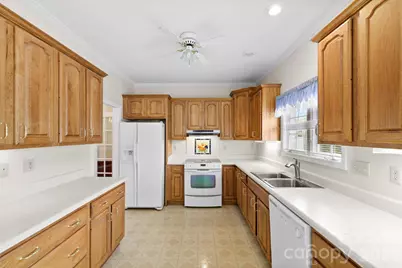 390 Classic Oaks Circle, Hendersonville, NC 28792 - Photo 13