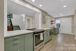 403 Crowfields Dr, Asheville, NC 28803 - Photo 3