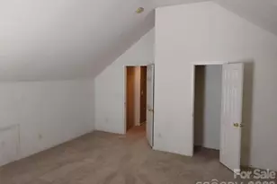 5725 Brookfield Pointe Dr, Charlotte, NC 28216 - Photo 5