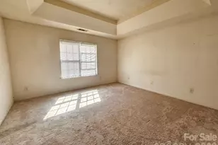 5725 Brookfield Pointe Dr, Charlotte, NC 28216 - Photo 3