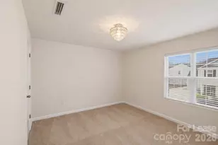 8422 Candlenut Ln, Charlotte, NC 28215 - Photo 17