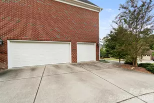 18021 Pawleys Plantation Ln, Charlotte, NC 28278 - Photo 5