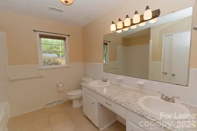 416 W Pine Street, Lincolnton, NC 28092 - Photo 9