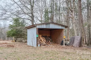 9201 McCorkle Ln, Charlotte, NC 28215 - Photo 15