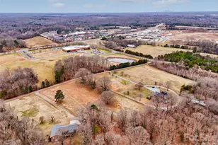 9201 McCorkle Ln, Charlotte, NC 28215 - Photo 33