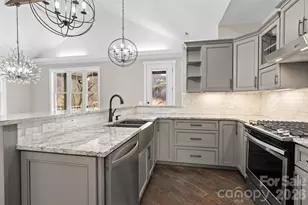 189 Greenview Dr, Waynesville, NC 28786 - Photo 11