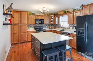 872 Mountainside Dr, Waynesville, NC 28786 - Photo 15