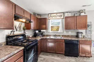 266 Valerie Dr, Lincolnton, NC 28092 - Photo 11